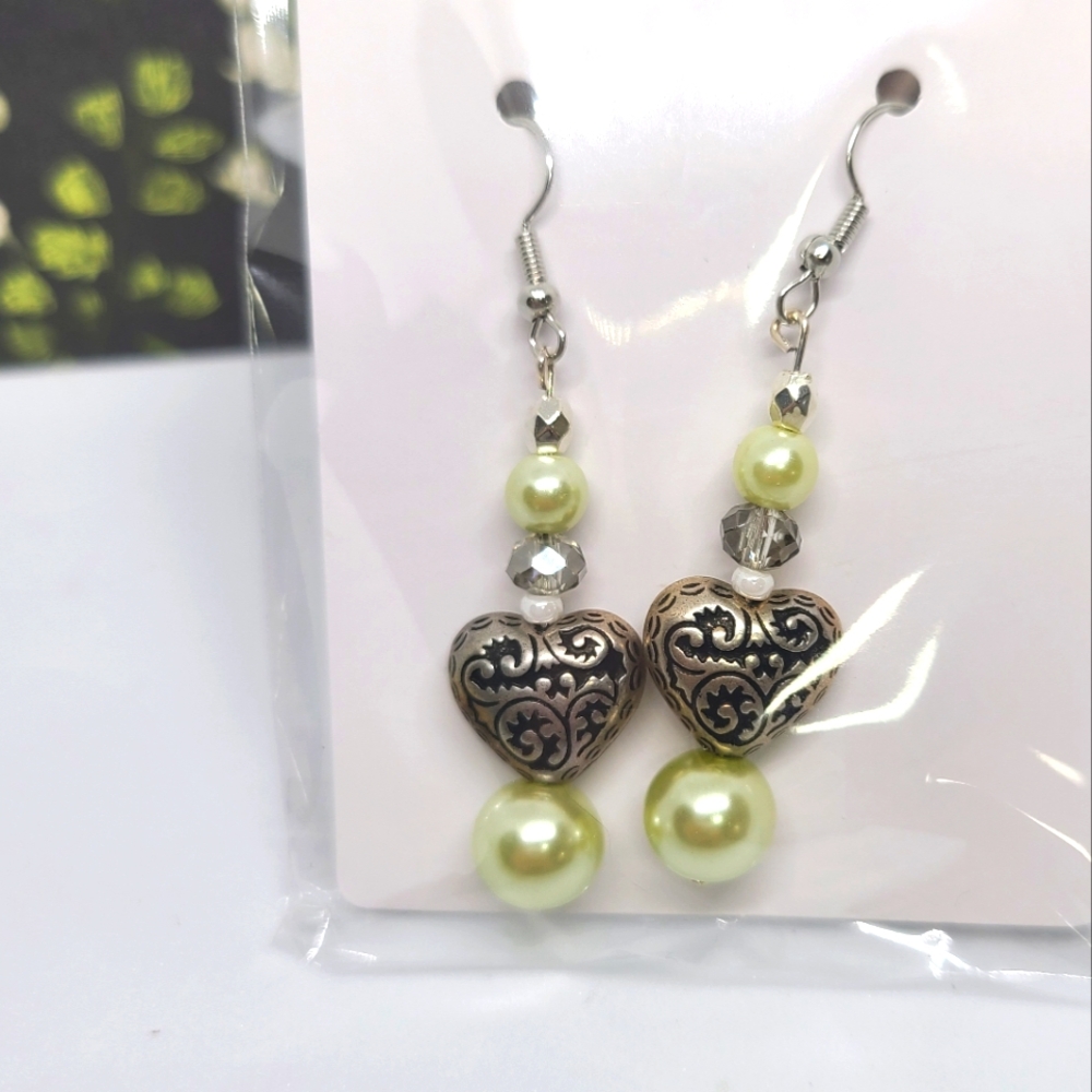 🆕️ OOAK Heart Pearl Earrings A1